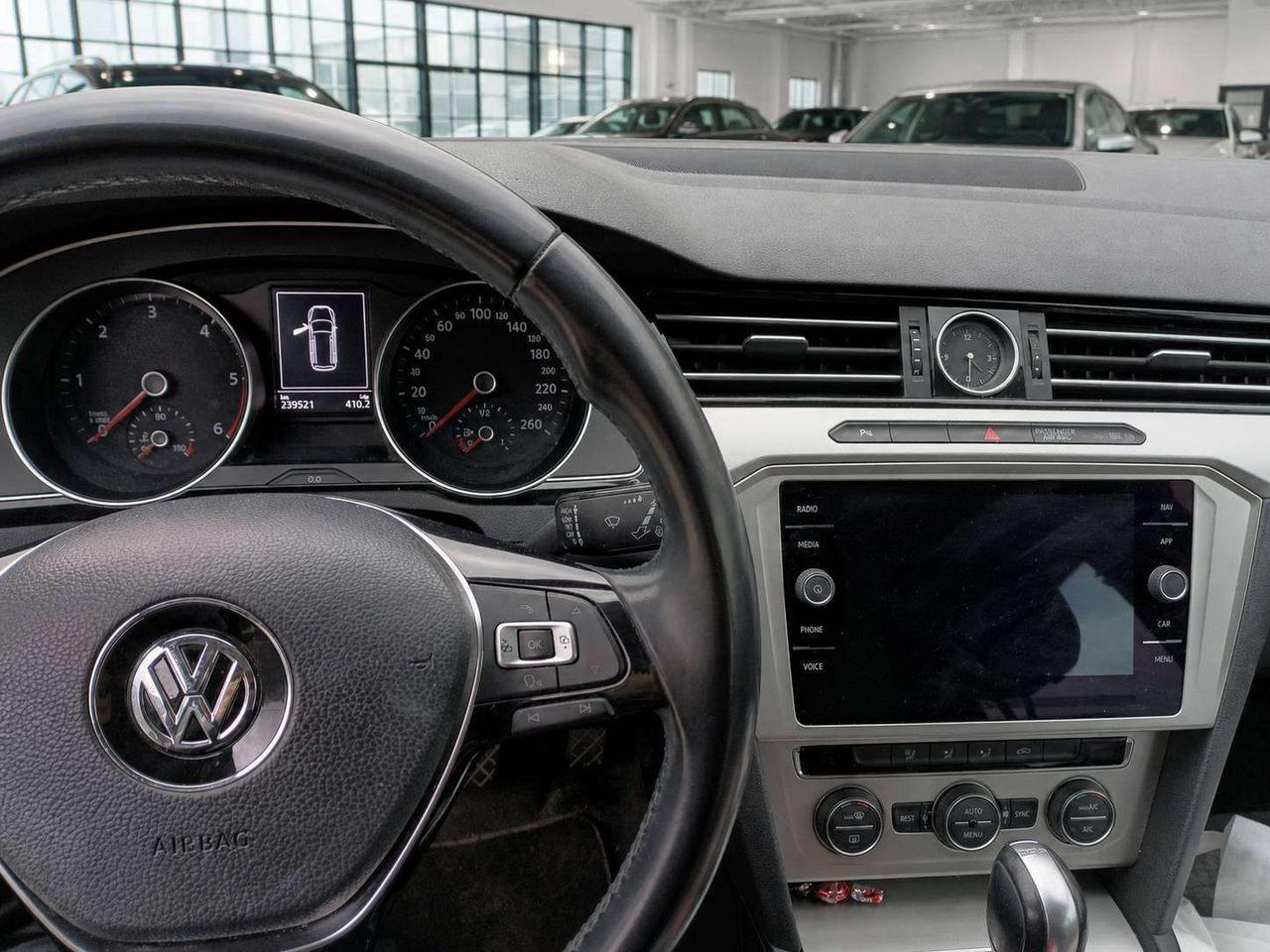 Volkswagen Passat Variant 1.6 tdi Comfortline 120cv dsg leggere descrizione