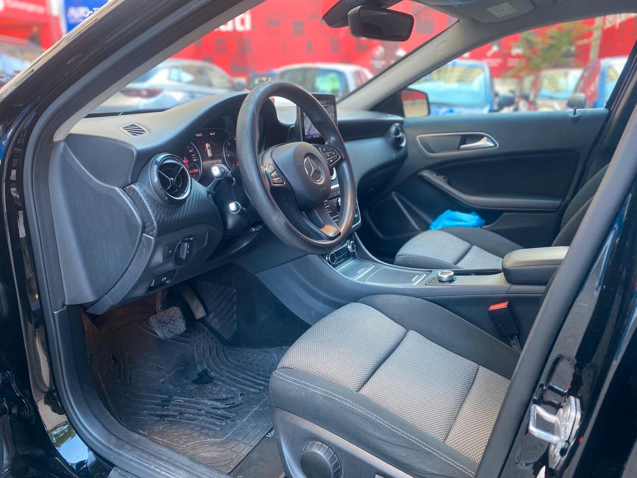 Mercedes-benz GLA 200 d Automatic Premium