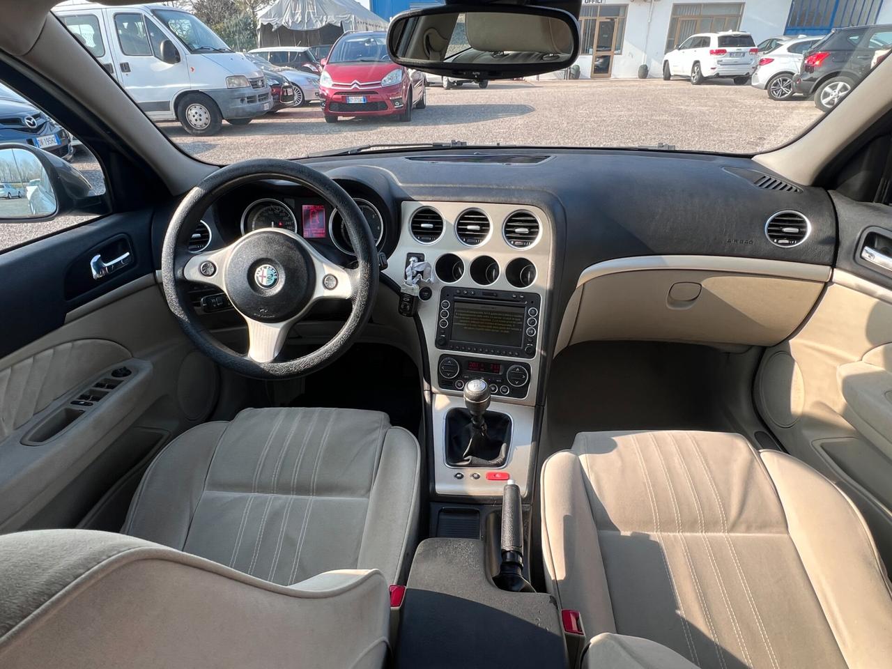 Alfa Romeo 159 1.9 JTDm 16V Sportwagon Distinctive
