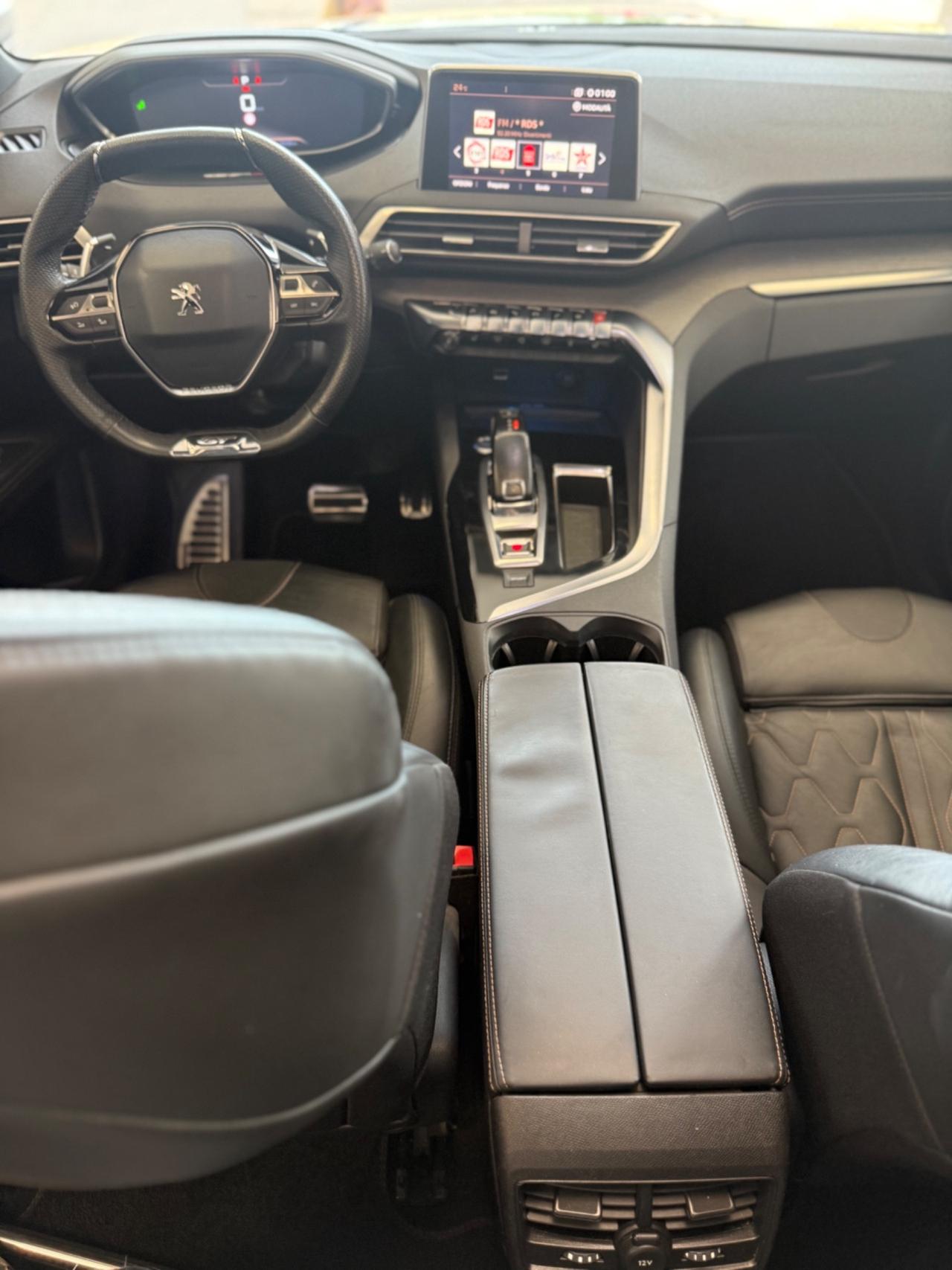 Peugeot 3008 MODELLO GT, TETTO APRIBILE,VIRTUAL COCKPIT.TELECAMERA, INTERNI IN PELLE,APPLE CARPLAY