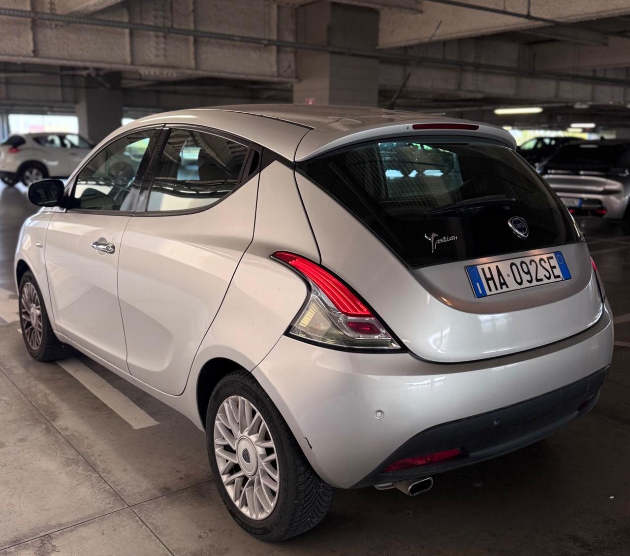 Lancia Ypsilon 1.2 69 CV 5 porte Platinum Euro 6
