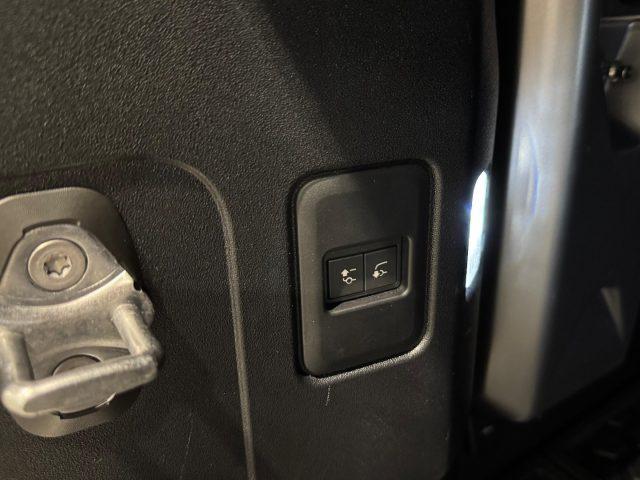 LAND ROVER Defender 110 3.0D I6 200 CV AWD AUTO SE *GANCIO*UNIPROP*