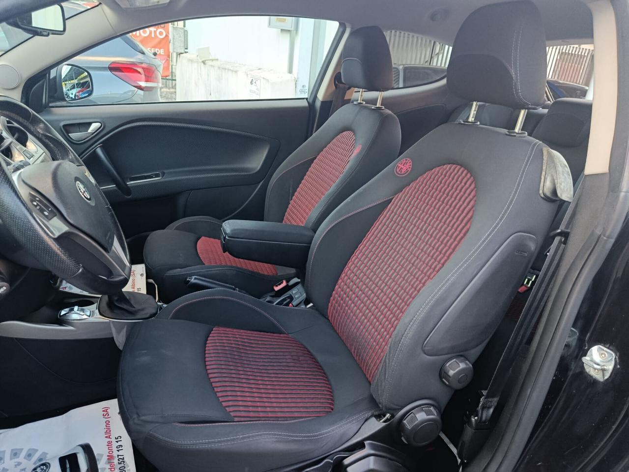 Alfa Romeo MiTo 1.6 JTDm 16V Distinctive Sport