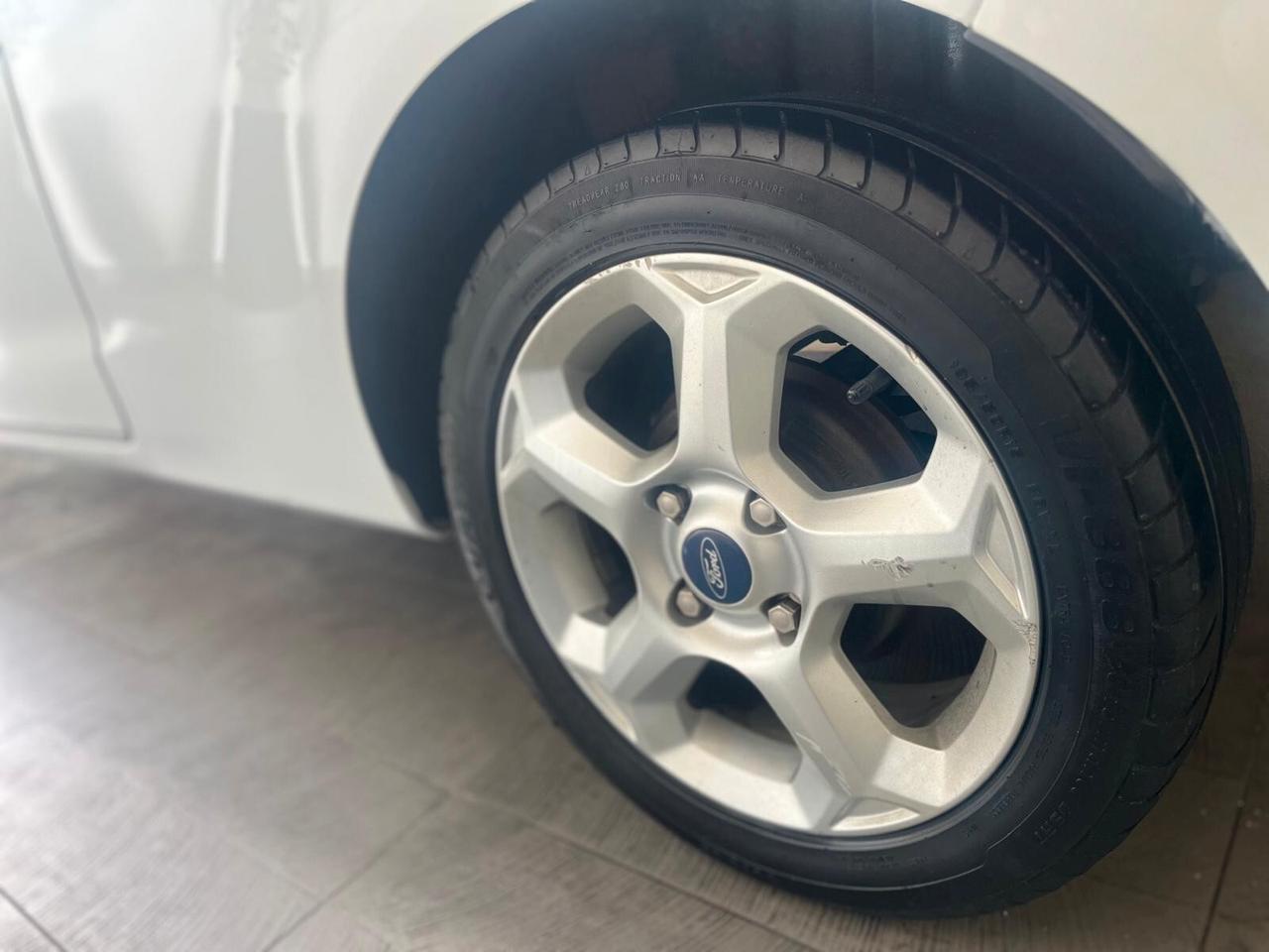 FORD FIESTA 1.2 60CV TITANIUM *UNICOPRO* *2012*