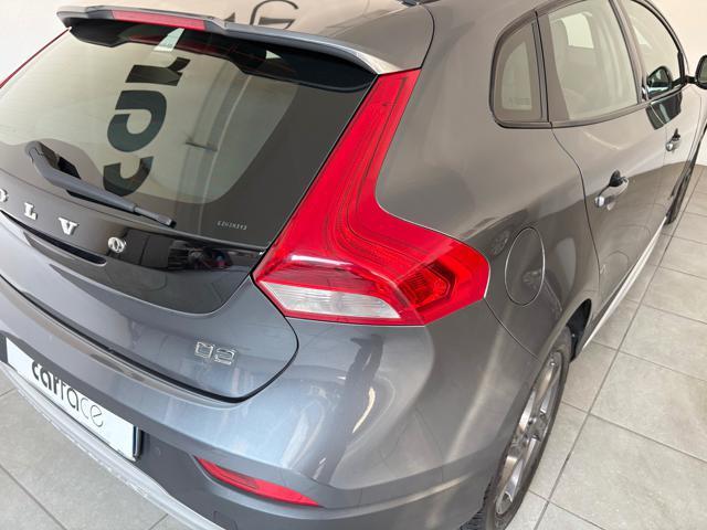 VOLVO V40 Cross Country D2 1.6 Summum