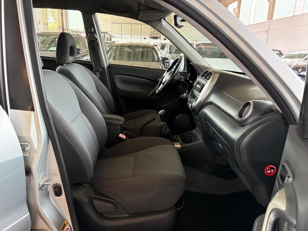 Toyota RAV 4 RAV4 2.0 Tdi D-4D cat 5 porte Sol