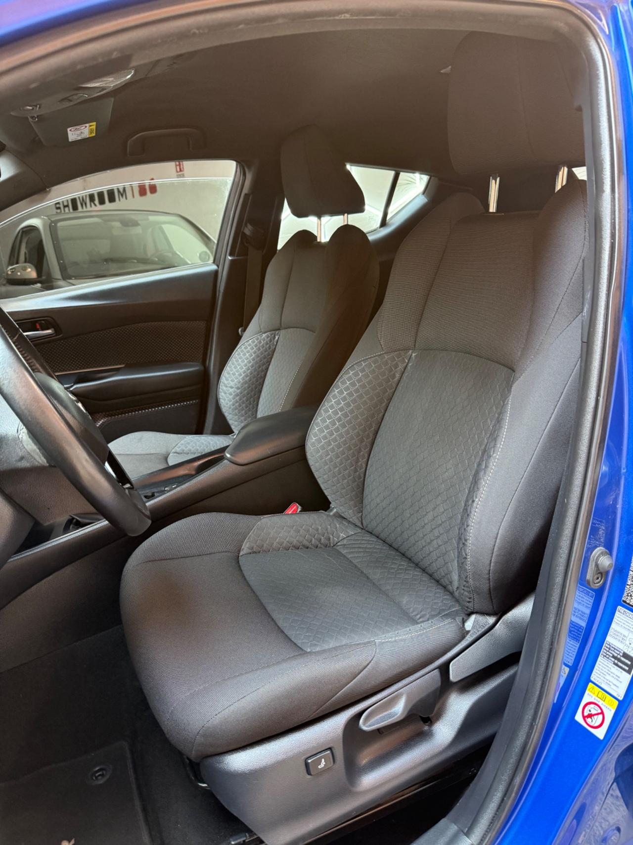 Toyota C-HR 1.8 Hybrid E-CVT Active