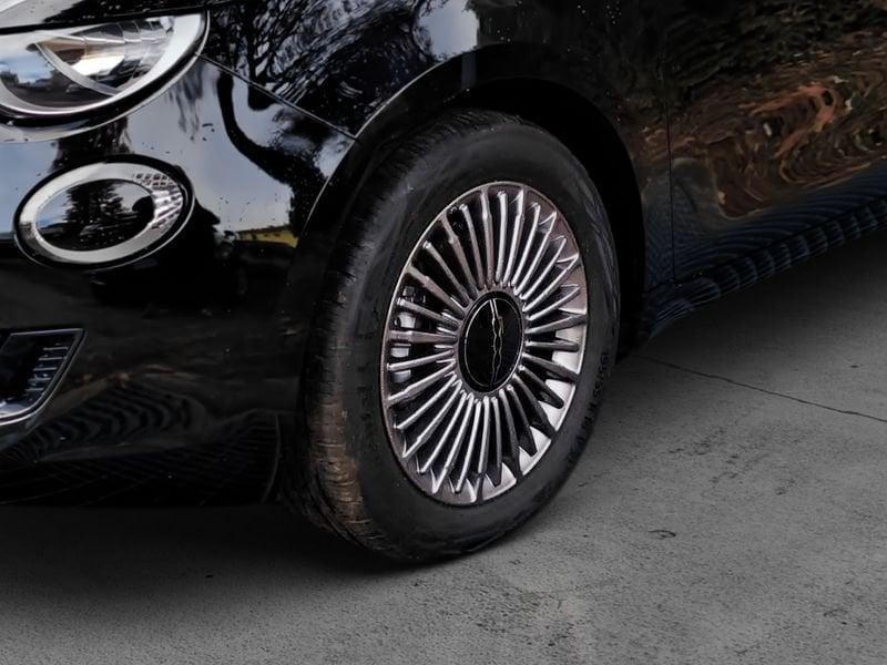 FIAT 500 500e Berlina ICON 42 kWh