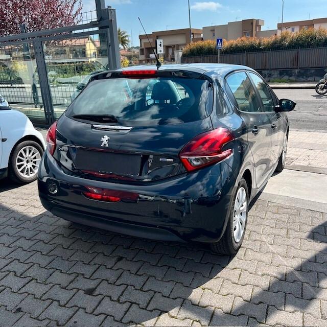Peugeot 208 PureTech 82 5 porte Allure