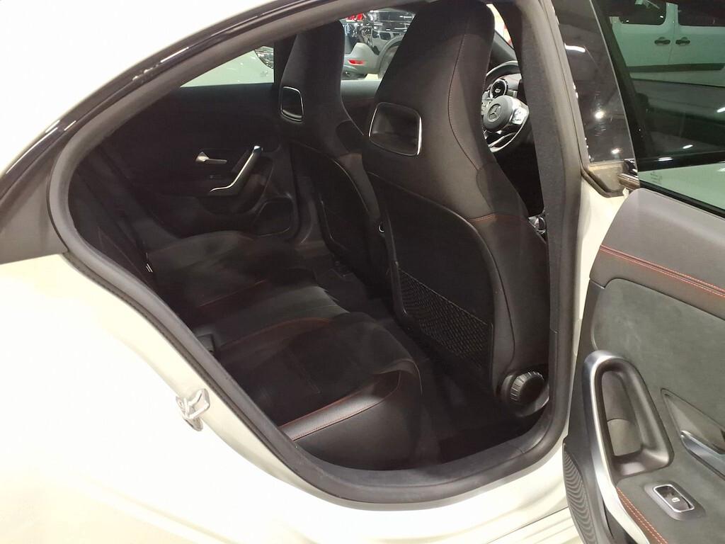 MERCEDES-BENZ CLA 180D 116CV 6M. AMG LINE ( FARI LED - CRUISE - PELLE - NAVI PREMIUM - NIGHT PACK - PARK ASSIST - CERCHI 18 - TETTO BICOLORE )