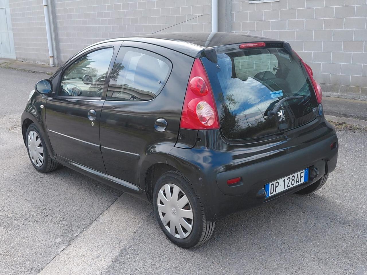 Peugeot 107 1.0 5 Porte (Neopatentati)