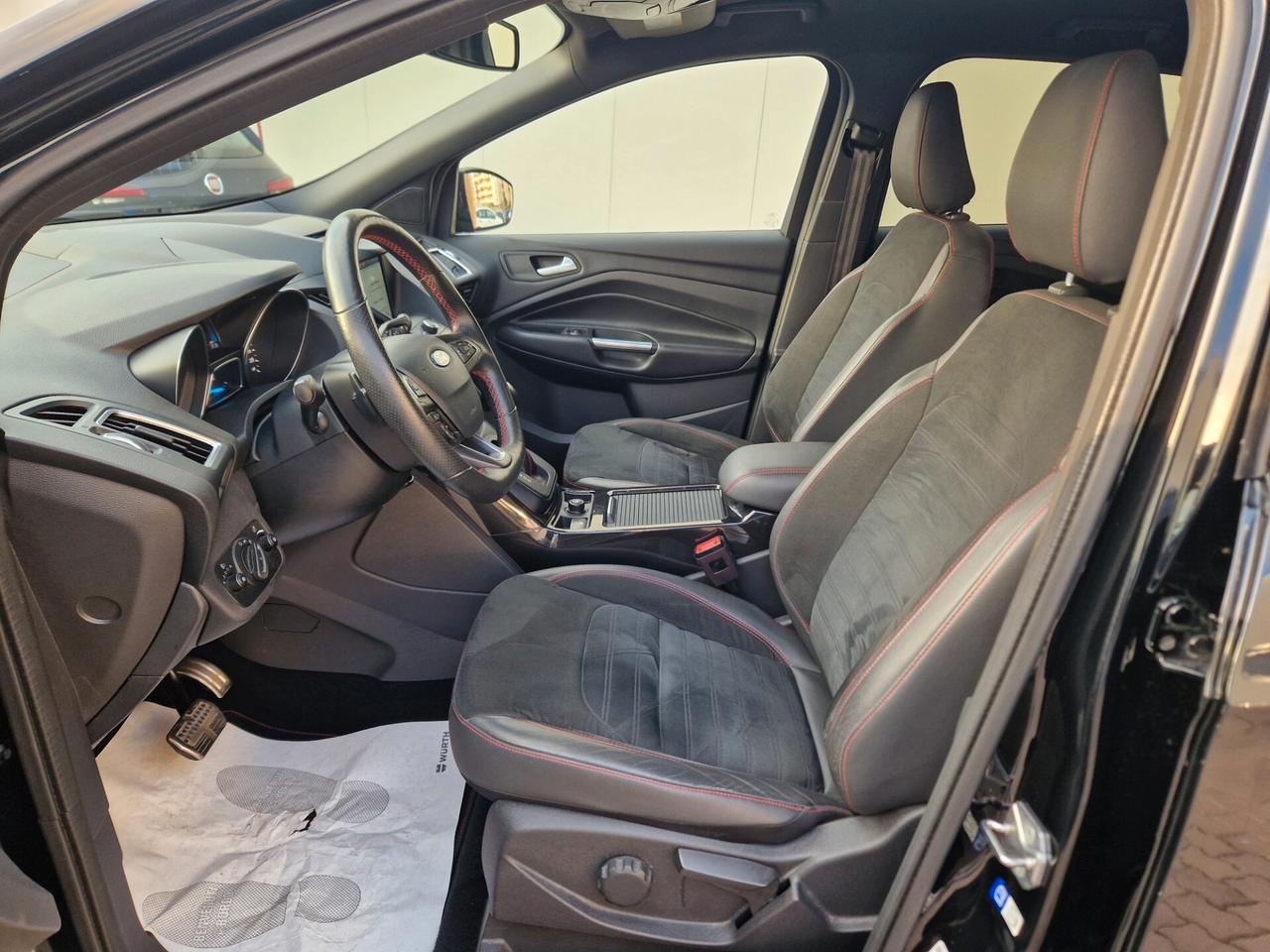 Ford Kuga 2.0 TDCI 180 CV 4WD Powershift ST-Line