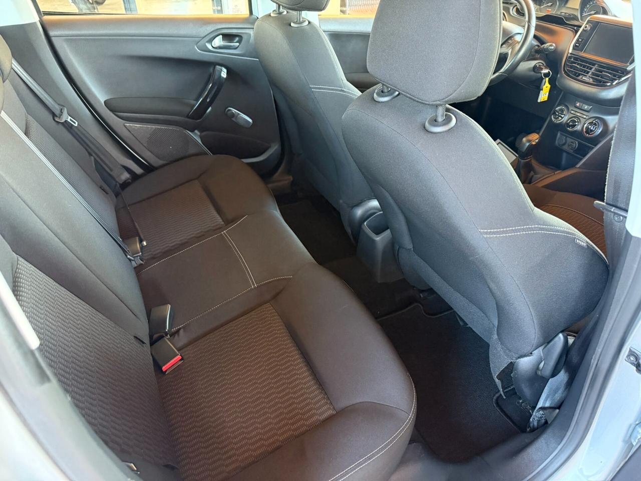 Peugeot 208 PureTech 82 5 porte Allure