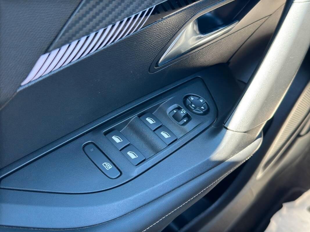Peugeot 2008 1.2 puretech Allure s&s 130cv AUTOMATICA E CARPLAY