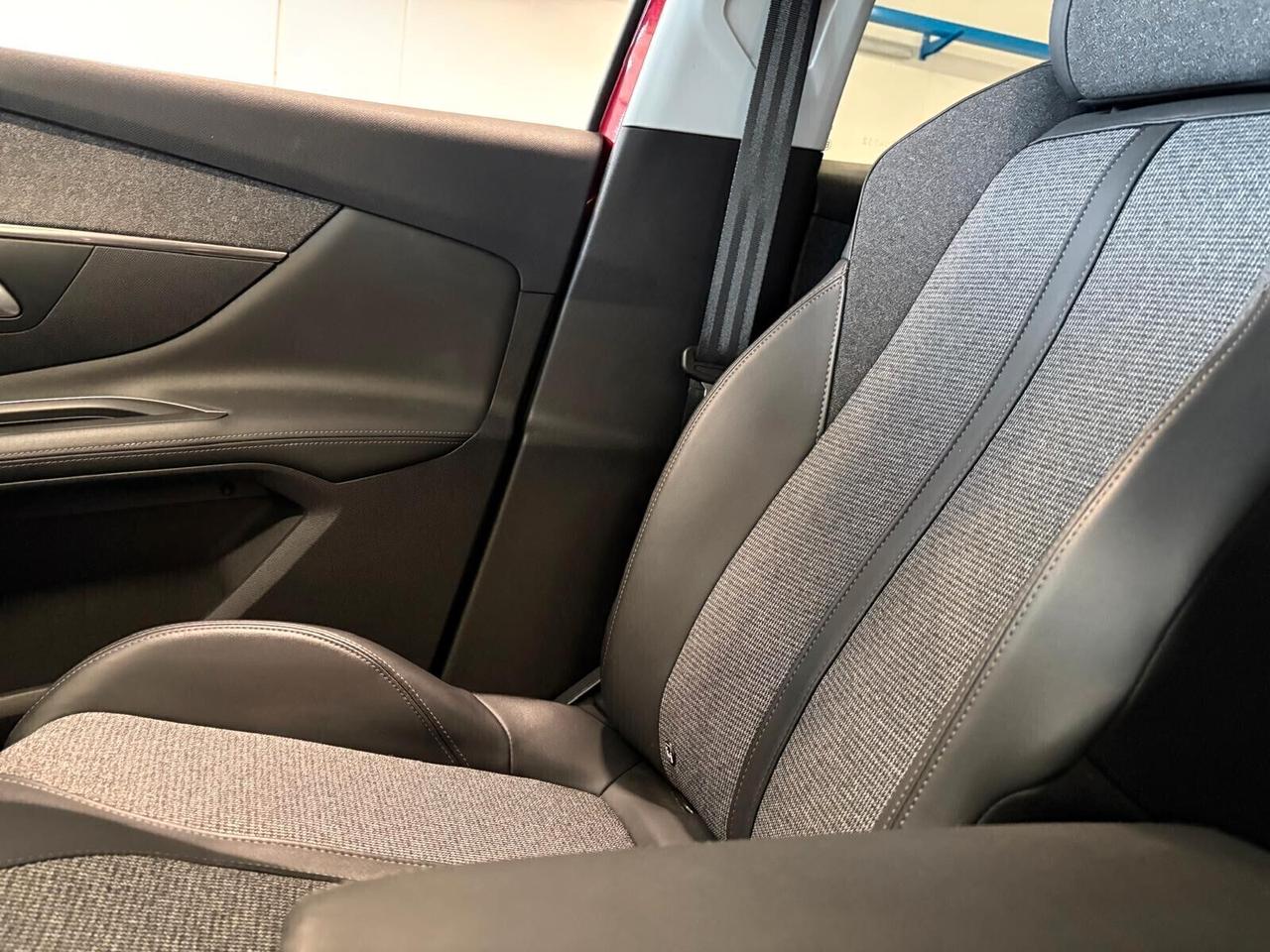 Peugeot 3008 ALLURE BlueHDi 130 EAT8 SPOTICAR