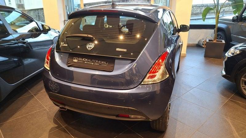 Lancia Ypsilon 1.0 FireFly 5 porte S&S Hybrid Gold