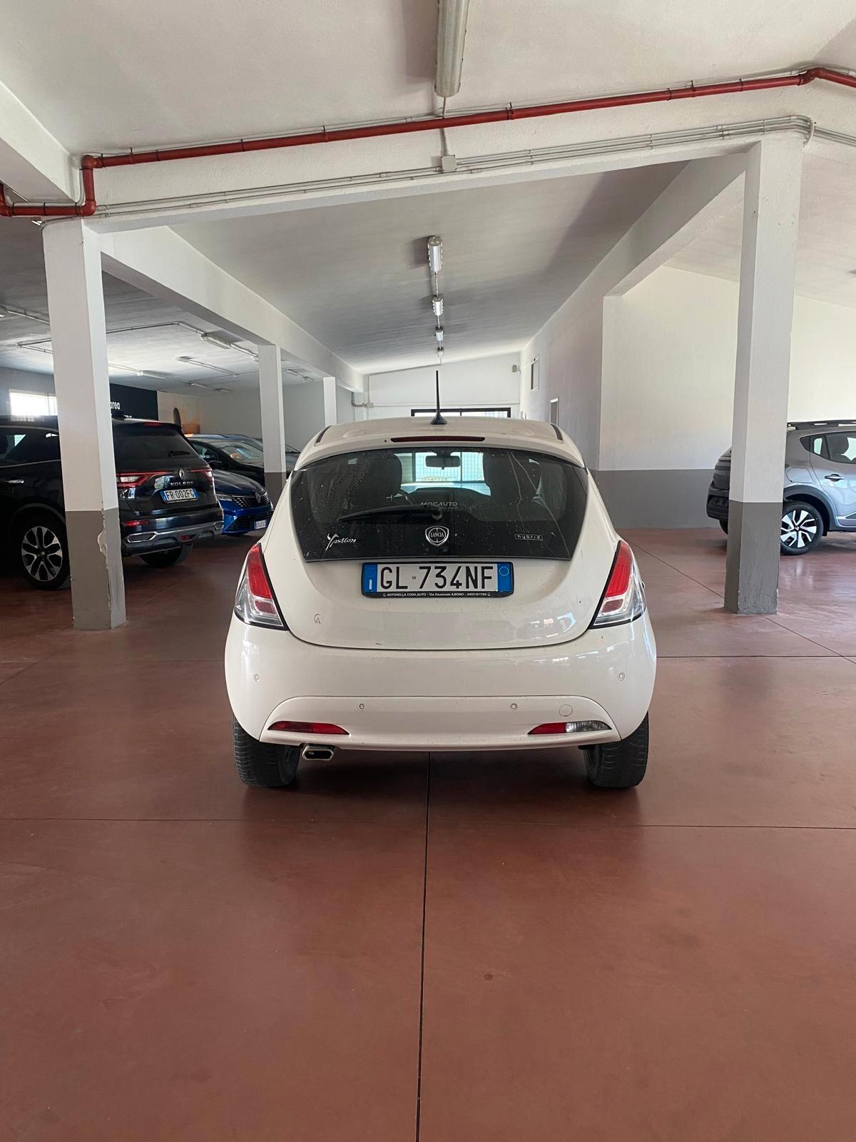 Lancia Ypsilon 1.0 FireFly 5 porte S&S Hybrid Alberta Ferretti