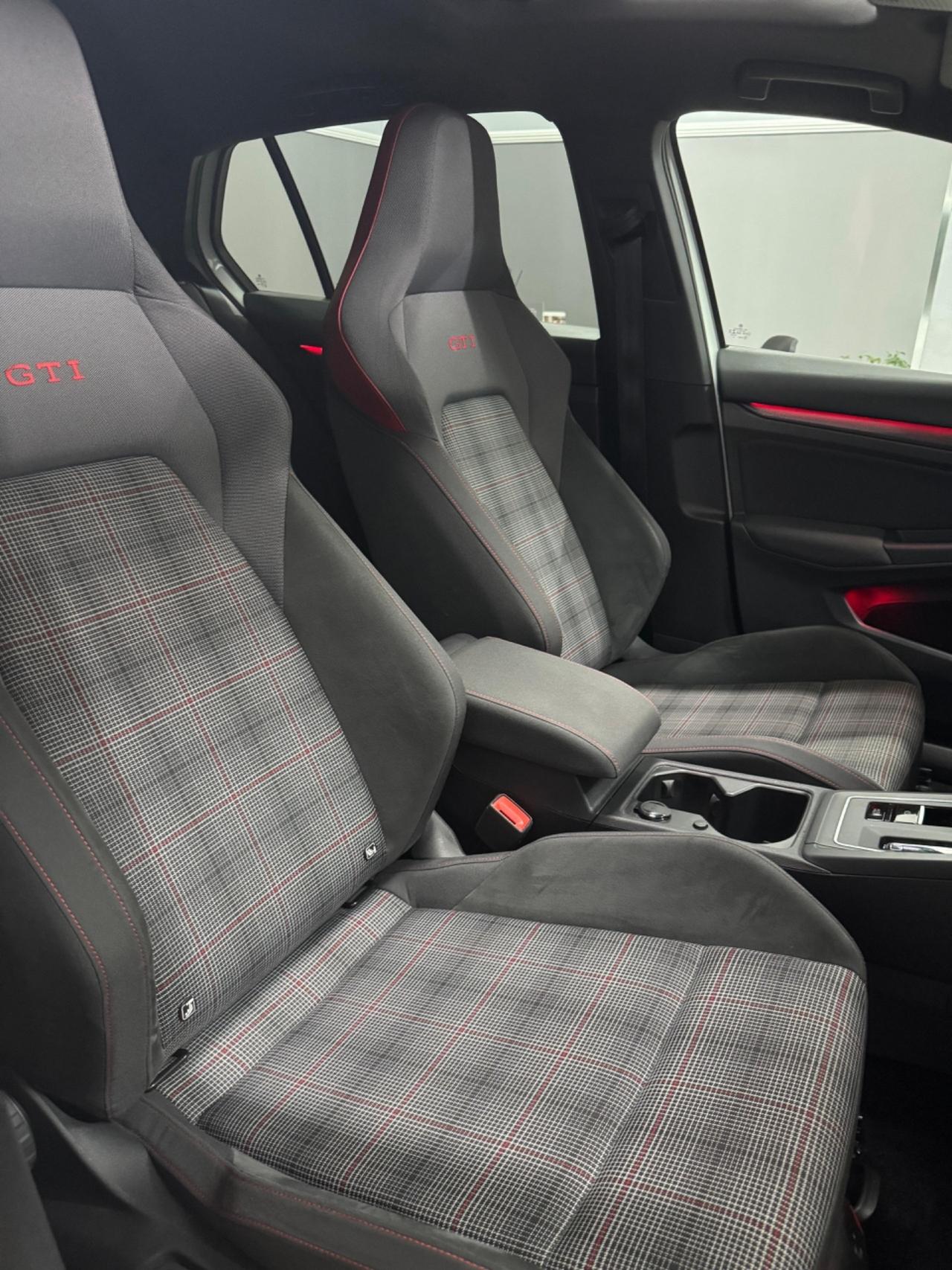 Volkswagen Golf GTI 2.0 TSI