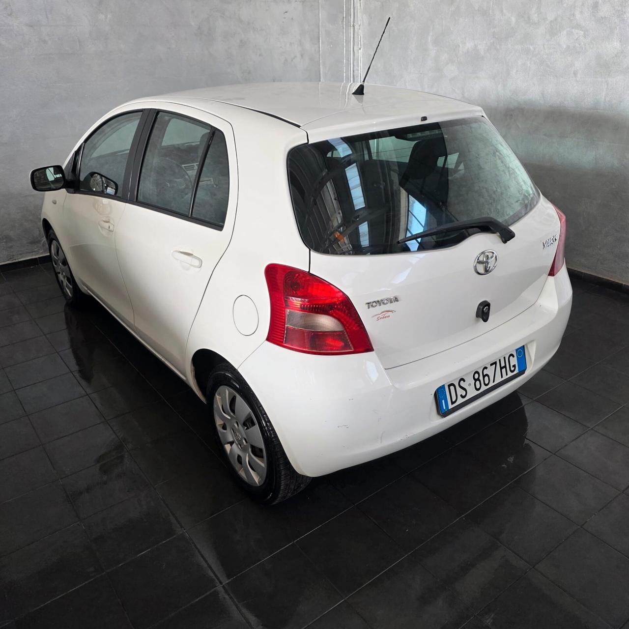 Toyota YARIS 1.0 BENZINA