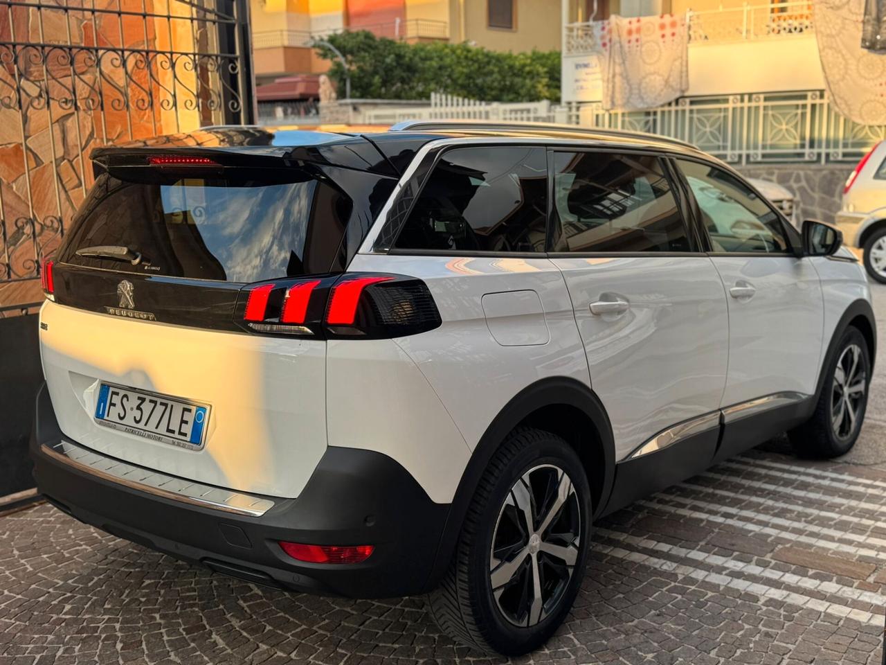 Peugeot 5008 BlueHDi 130 S&S Allure