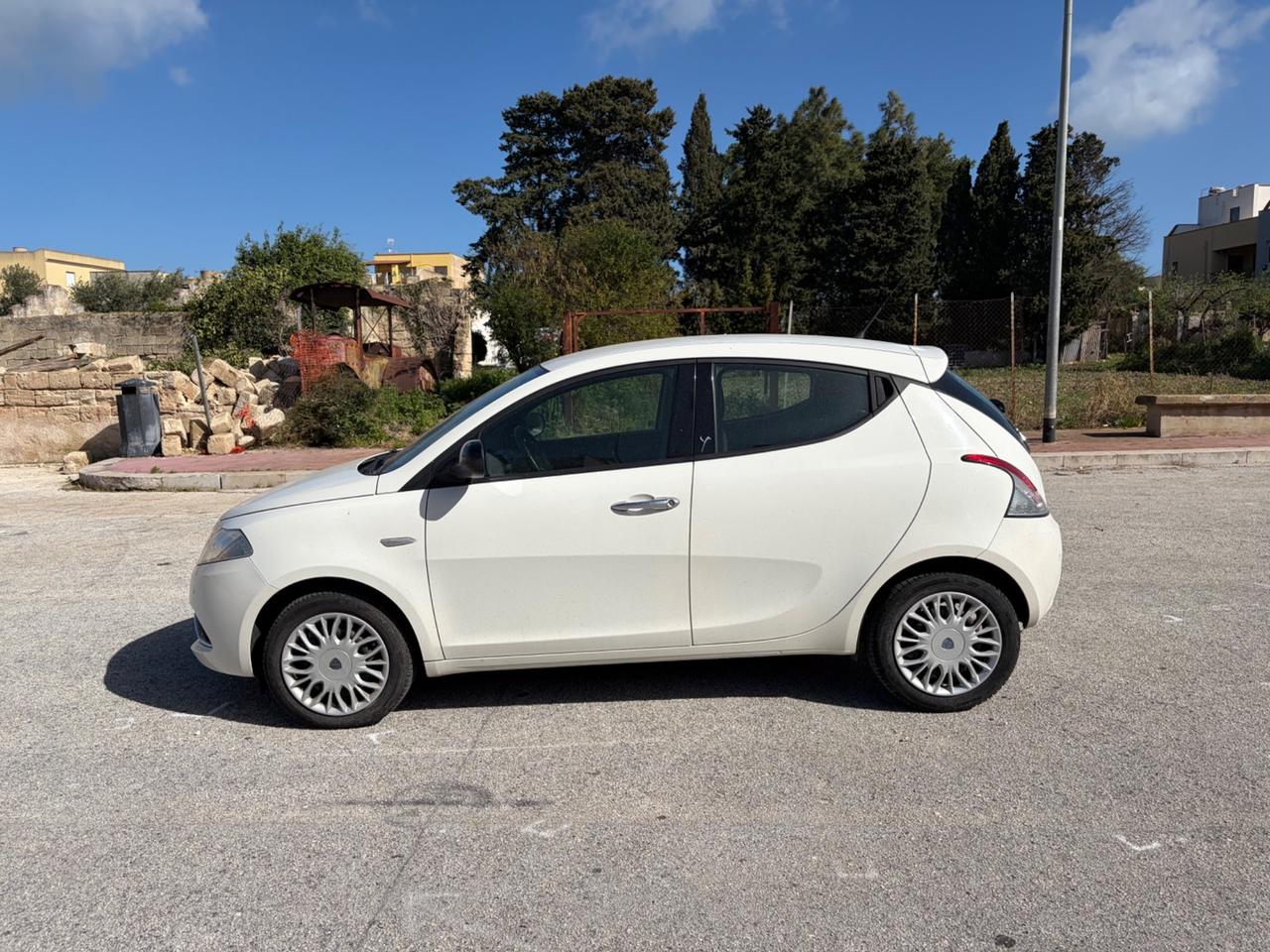 Lancia Ypsilon 1.2 69 CV 5 porte Platinum