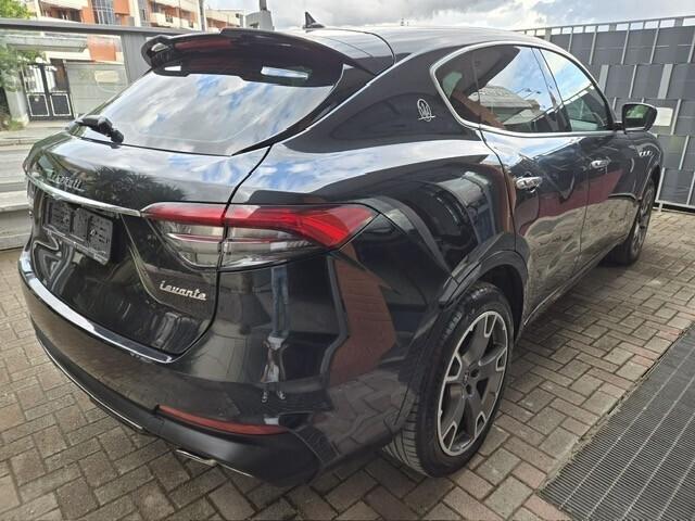 Maserati Levante V6 350 CV Q4 Gransport