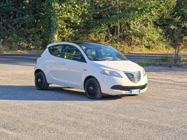 Lancia Ypsilon 1.2 69 CV 5 porte S&S Silver E5B Manuale NEO 2013