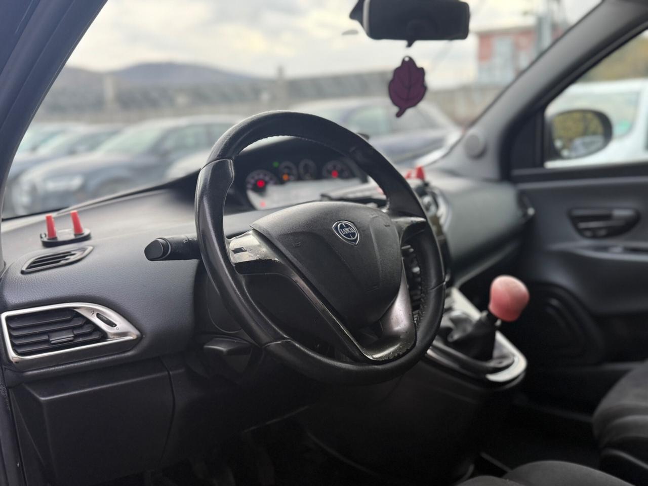 Lancia Ypsilon 1.3 MJT 16V 95 CV 5 porte