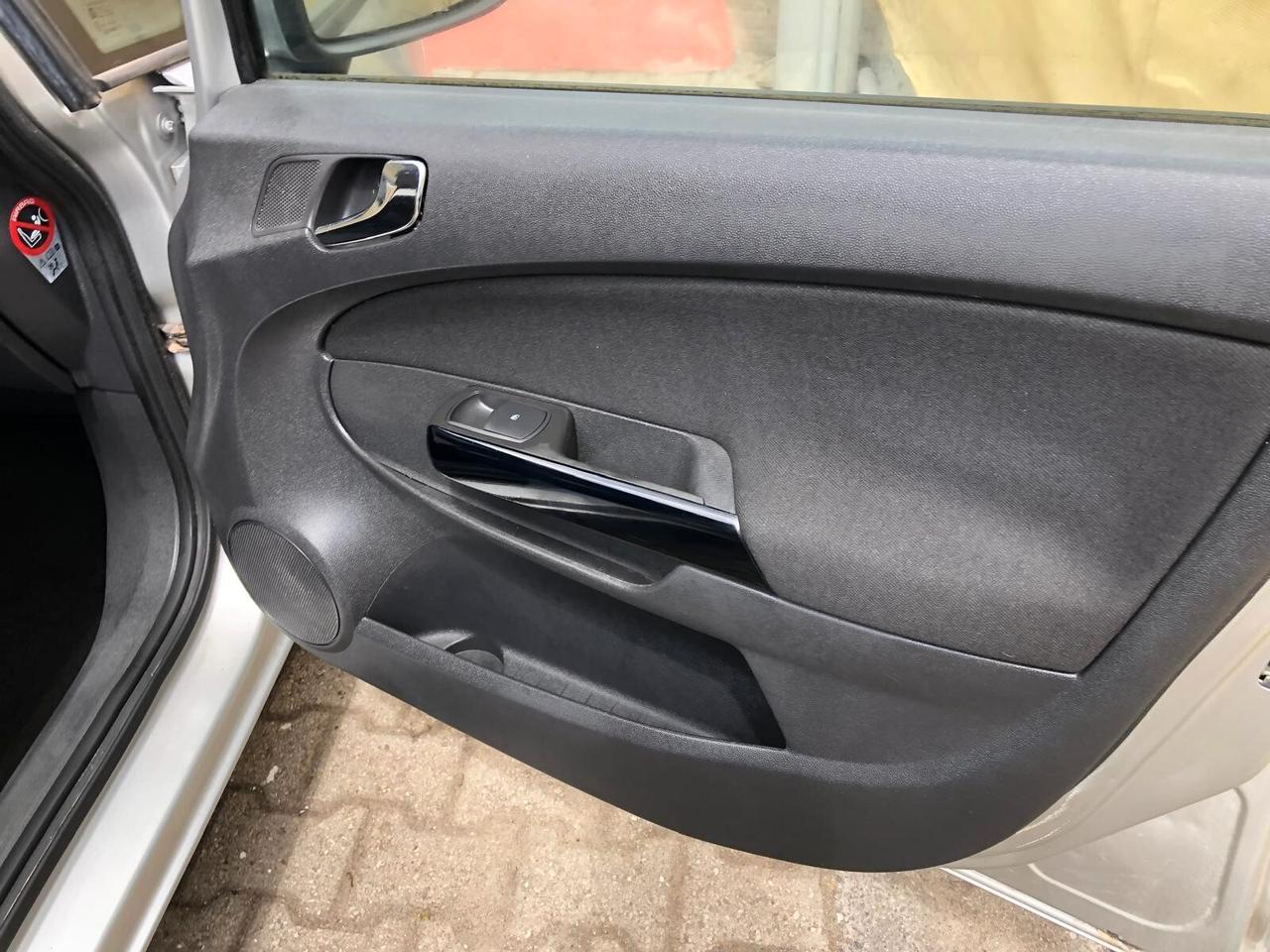 Opel Corsa 1.3 CDTI 75CV ecoFLEX OMOLOGATA EURO 4 SENZA FILTRO ANTIPARTICOLATO!!!5 porte UNICO PROPRIETARIO CON SOLO 24.497 KM GARANZIA EUROPEA DELLA CONFORMGEST X 12 MESI RINNOVABILE FINO A 24 MESI!!!