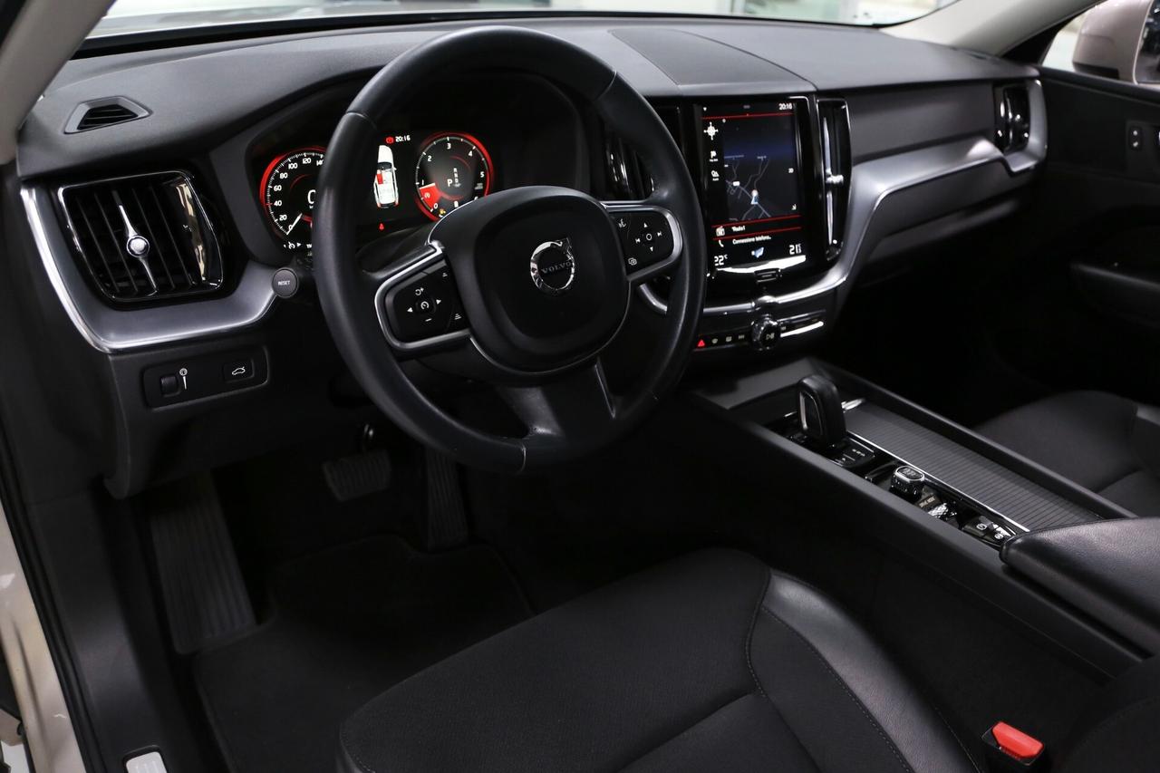 Volvo XC60 B4 (d) mhev AWD Geartronic Momentum