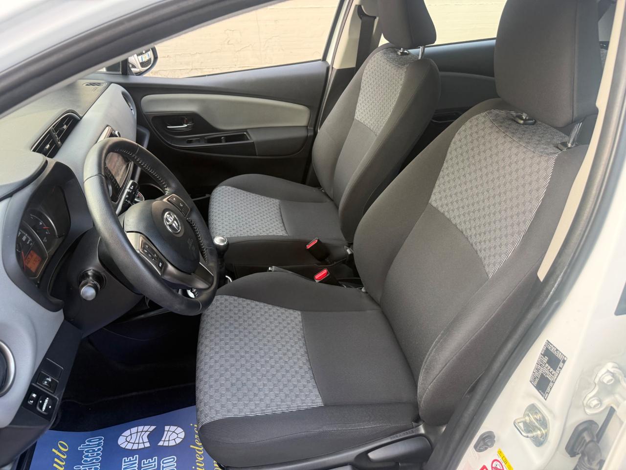 Toyota Yaris 1.0benzina 5 porte km57.000 - 2015
