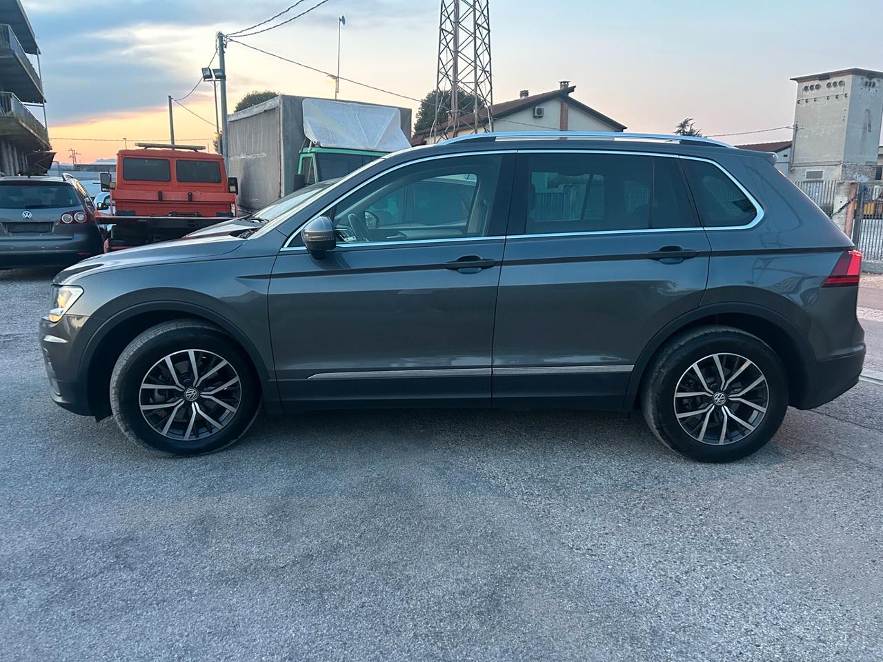 Volkswagen Tiguan 2.0 TDI SCR DSG Business Sport BlueMotion Technology