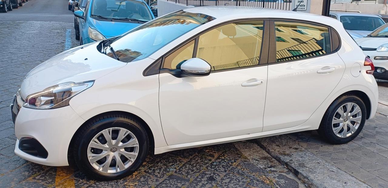 Peugeot 208 BlueHDi 75 5 porte Allure
