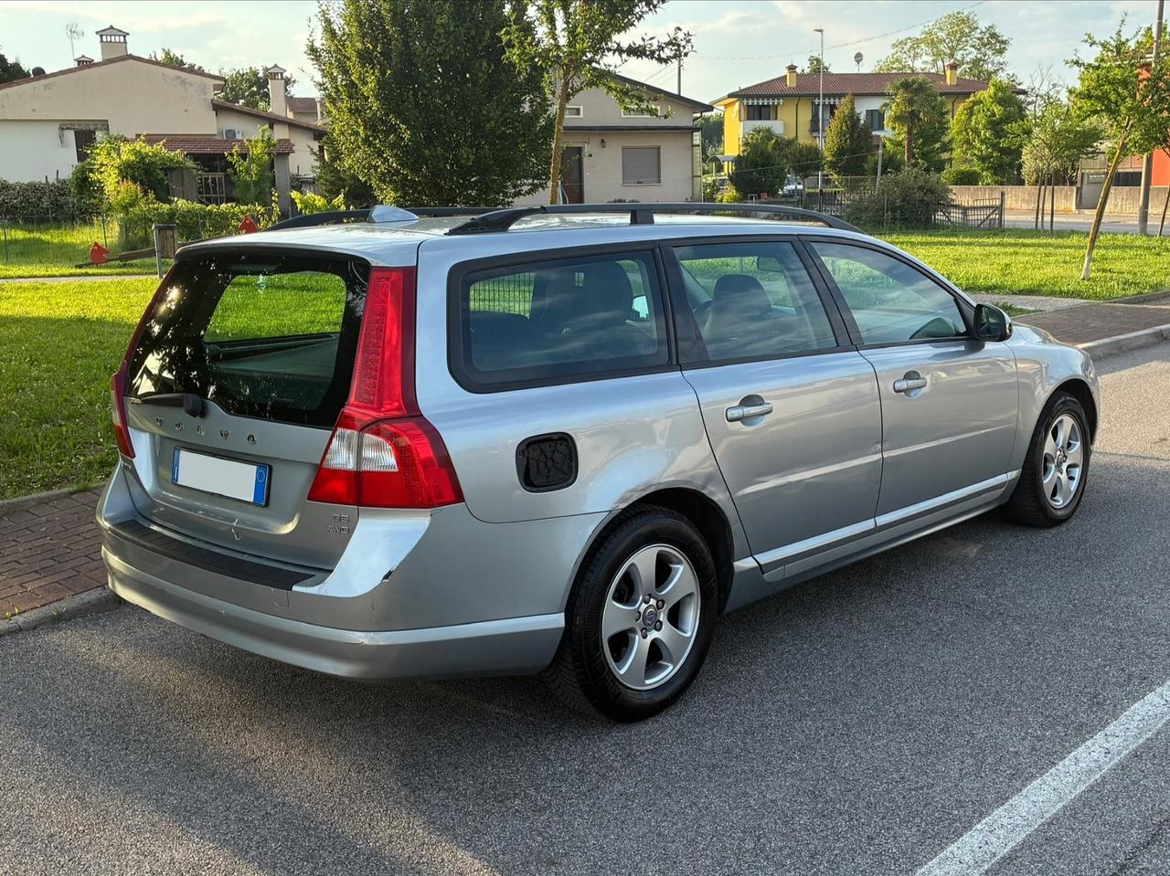 Volvo V70 2.4 D5 Summum