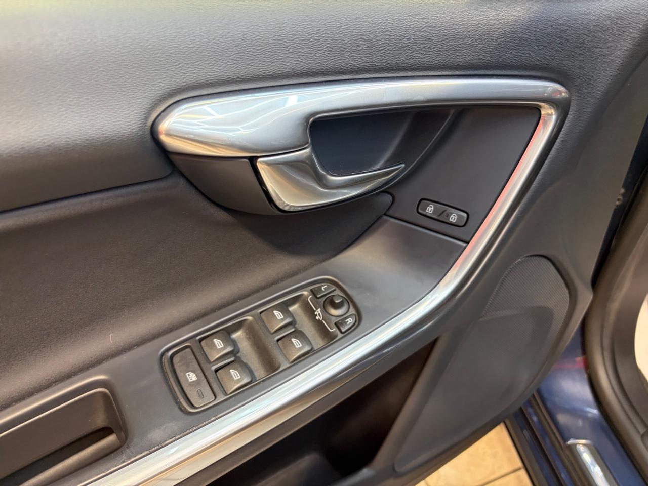 Volvo S60 D4 R-design Momentum unico proprietario