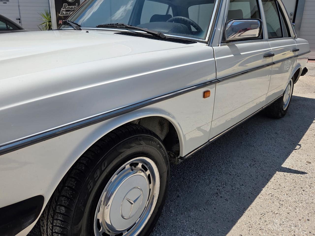 Mercedes-benz W123 240D -ASI-