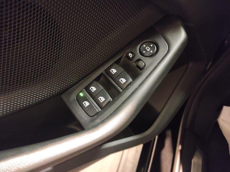 BMW Serie 1 (F40) - 116d 5p. Business Advantage