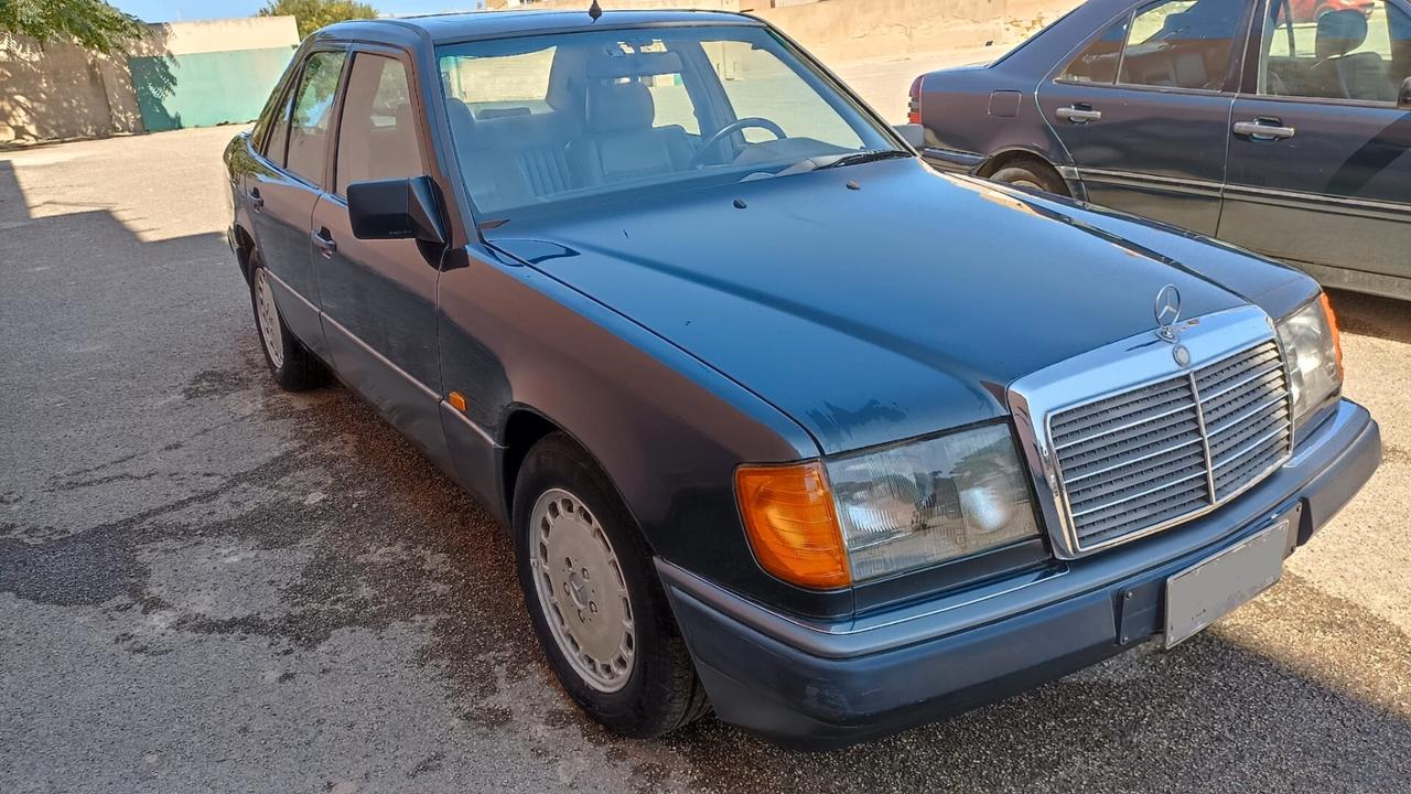 Mercedes Benz 200 E anno 1987 - Per Veri Intenditori