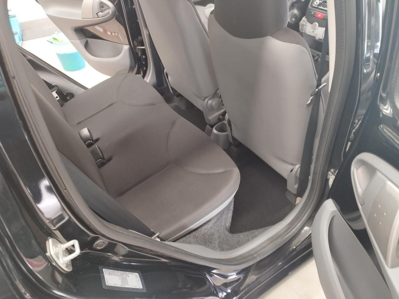 Toyota Aygo 1.0 12V VVT-i 5 porte Sol