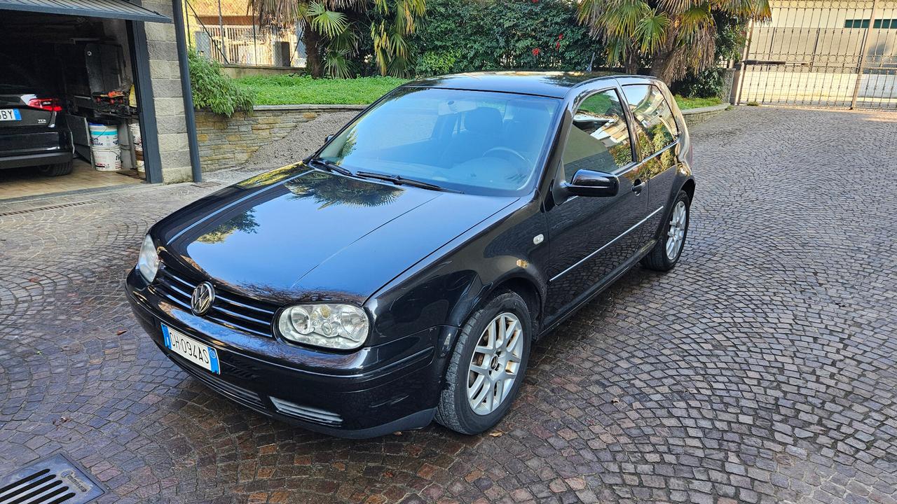 Volkswagen Golf 1.6 16V cat 3p. Highline Plus