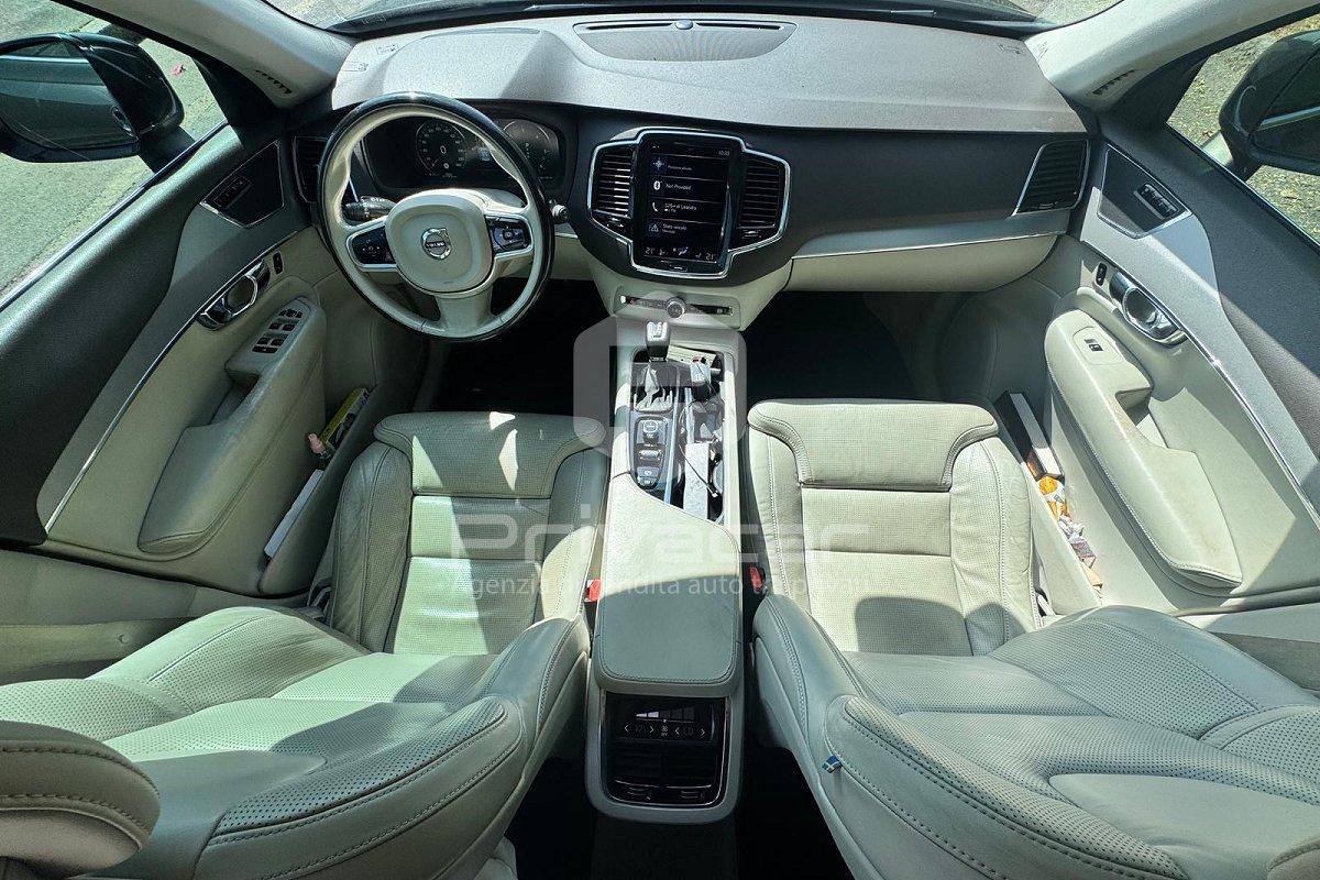 VOLVO XC90 D5 AWD Geartronic 7 posti Momentum