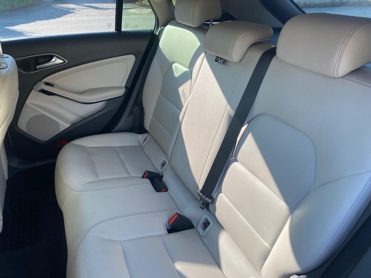 Mercedes-Benz CLA 200 D Premium #7586