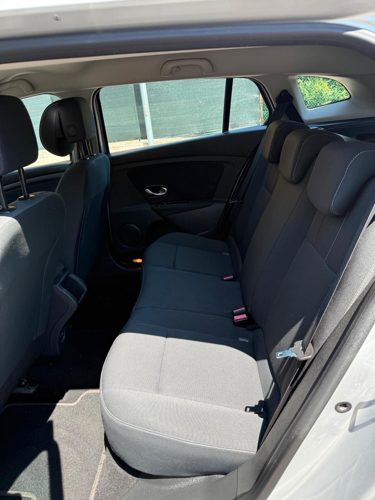 Renault Megane III SporTour 1.9 dci - NAV. - 12 MESI DI GARANZIA