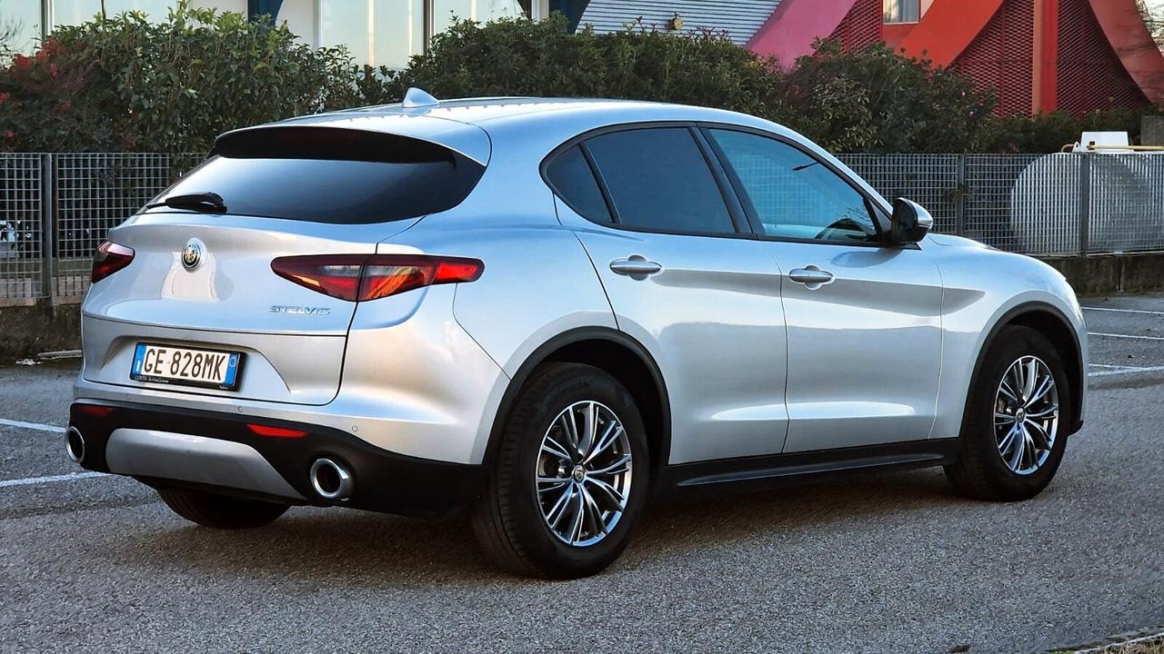 Alfa Romeo Stelvio 2.2 Turbodiesel 160 CV AT8 RWD