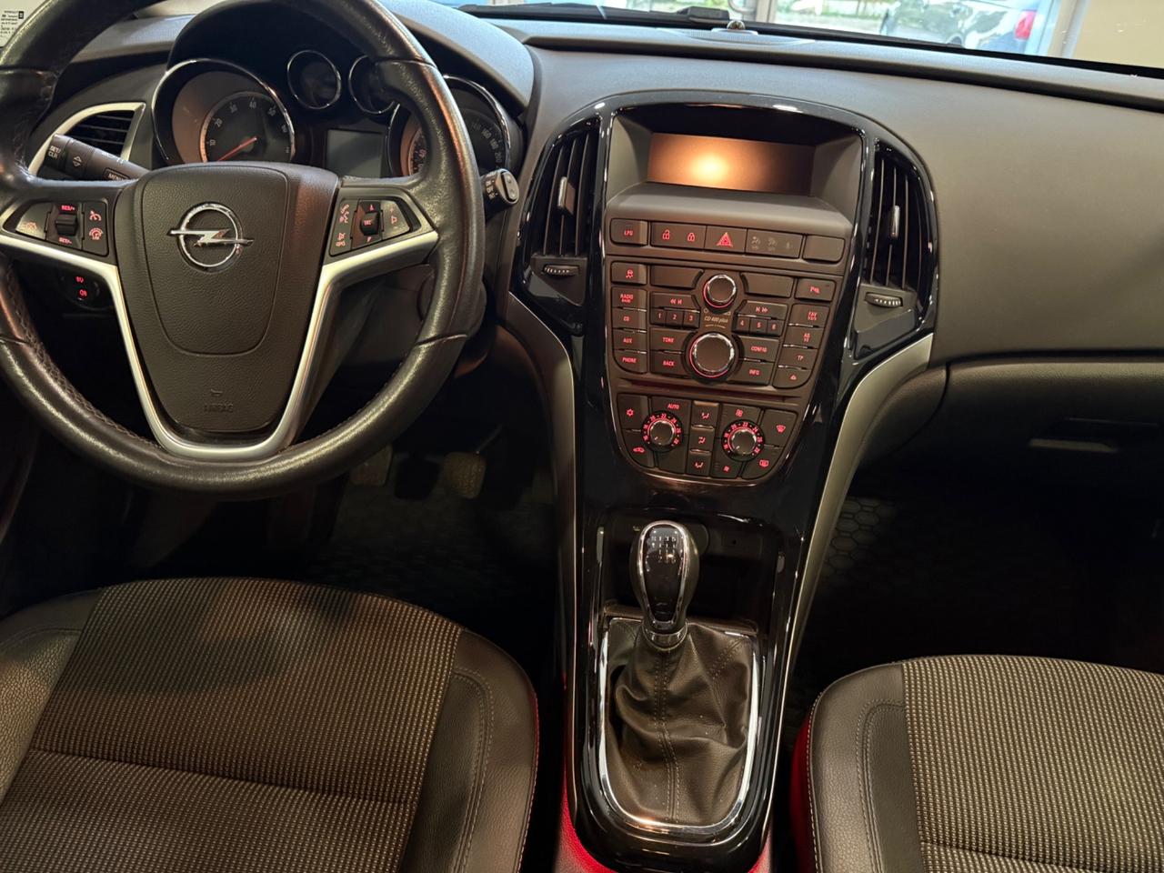 Opel Astra 1.4 Turbo 140CV Sports Tourer GPL Tech Cosmo