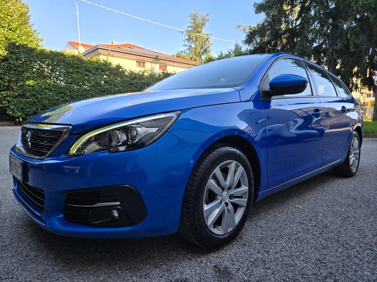 Peugeot 308 BlueHDi 130 S&S SW Allure