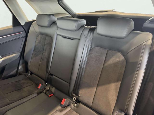AUDI Q3 40 TFSI quattro S tronic Business Advanced