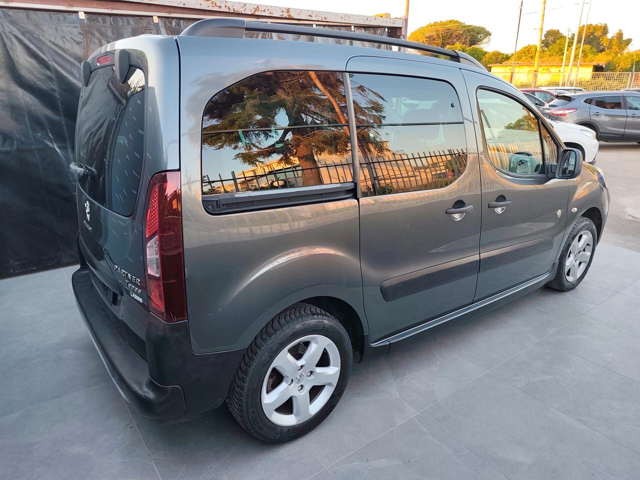 Peugeot Partner Tepee 1.6 HDi Outdoor