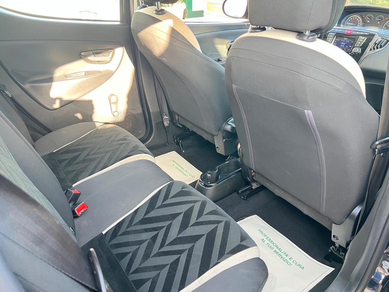 Lancia Ypsilon 1.3 MJT 95 CV 5 porte Platinum