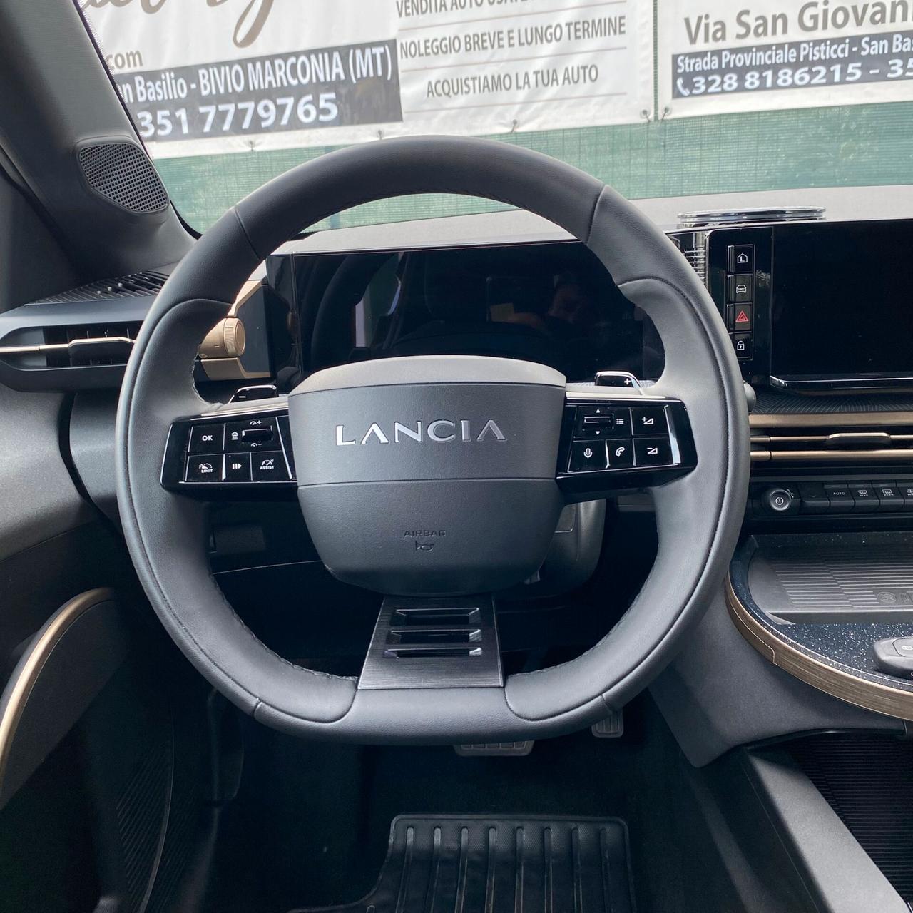 Lancia Ypsilon Hybrid e-DCT LX